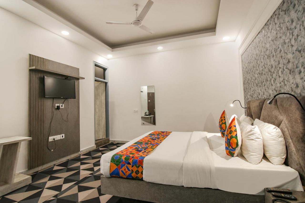 Hotel Fabhotel Marritt Grand New Delhi