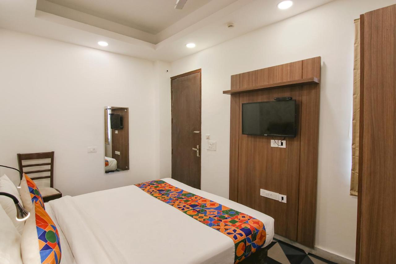 Hotel Fabhotel Marritt Grand New Delhi